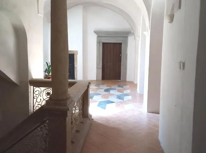 Renaissance Vintage Apartment A3