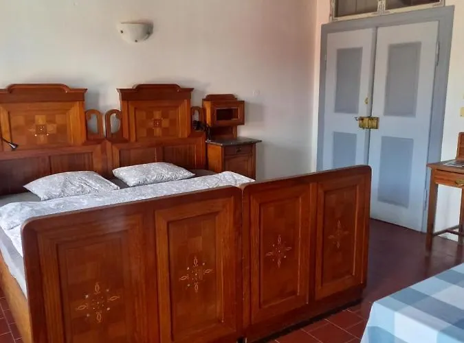 Renaissance Vintage Apartment A3
